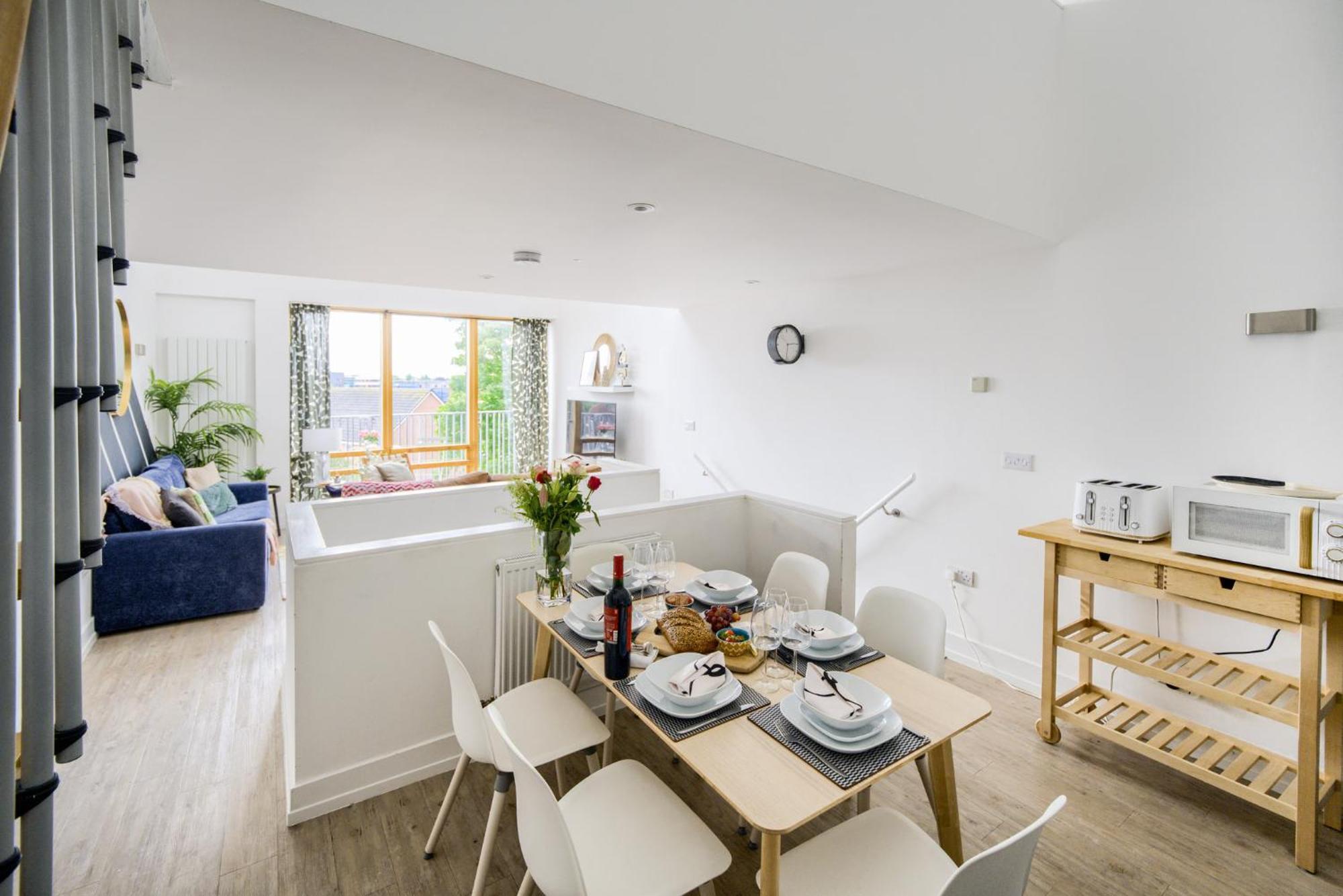 Coventry Large 4-Bed Townhouse By Empower Homes Exterior photo