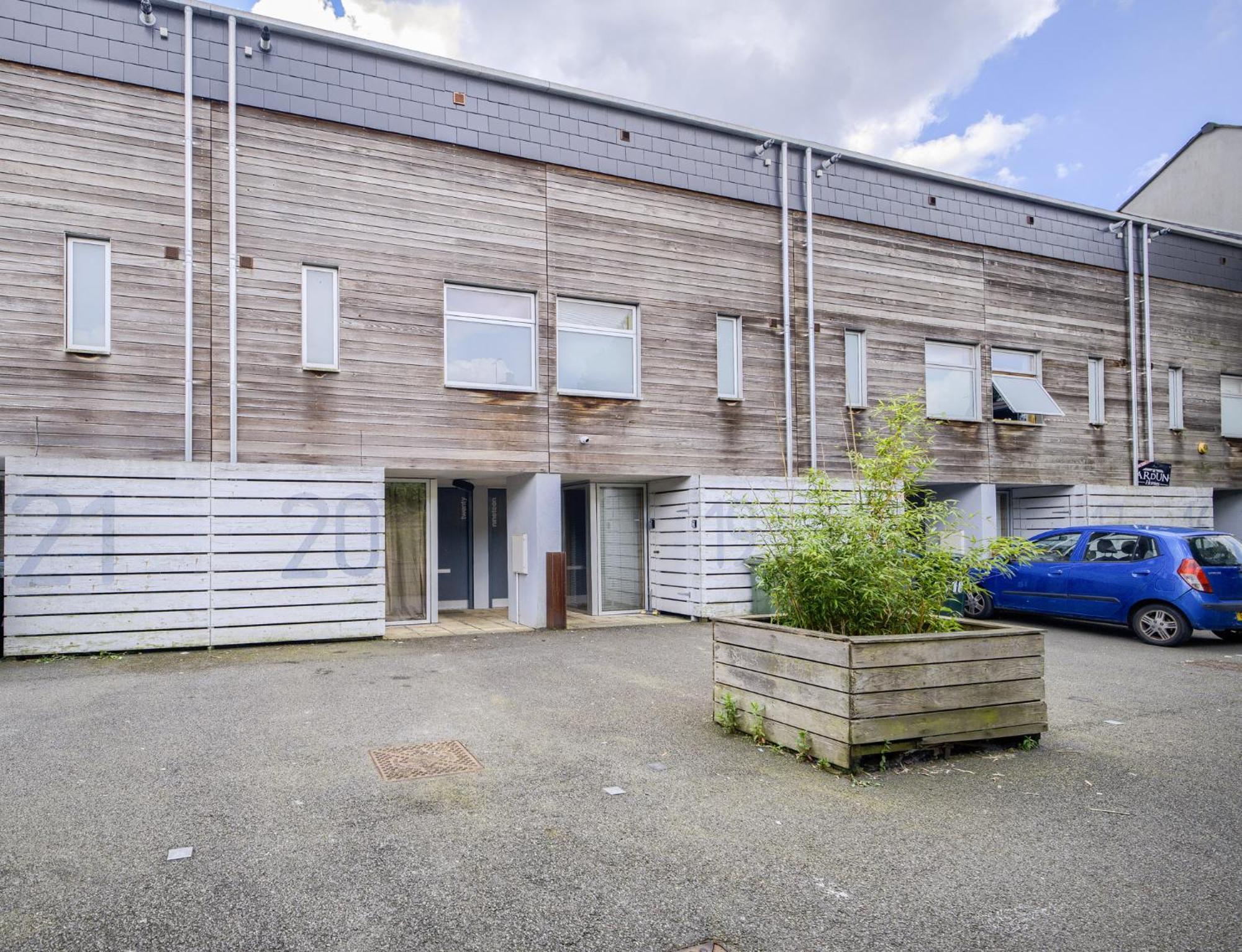 Coventry Large 4-Bed Townhouse By Empower Homes Exterior photo